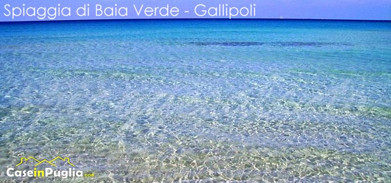la spiaggia di Baia Verde, in Puglia